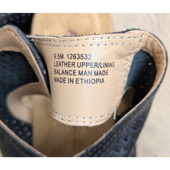 Array Leather Ankle Sandals Black 9.5 Laser Cut Block Heel Peep Toe Comfort NEW - Picture 12 of 12